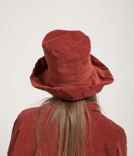 VELVET HAT